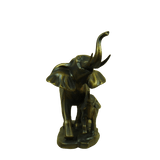 statue éléphant avec la trompe en haut